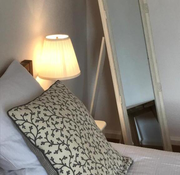 Трехместный Номер Стандарт Совместная Ванная, The Bed + Breakfast