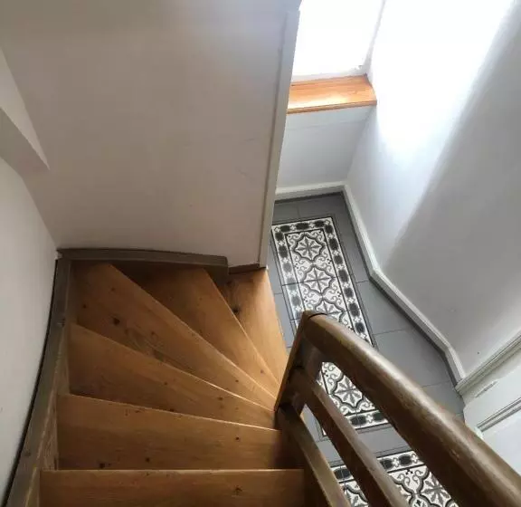 ペントハウスルーム, The Bed + Breakfast