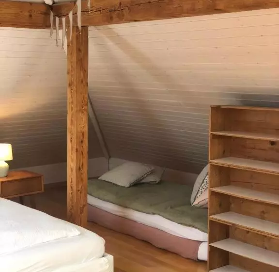 ペントハウスルーム, The Bed + Breakfast