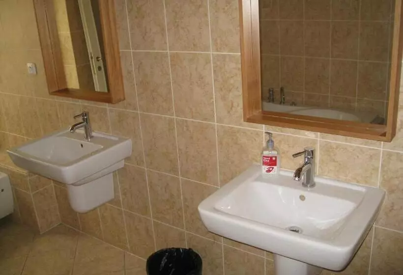 Quarto Estandar Banheiro Compartilhado, Ragtime