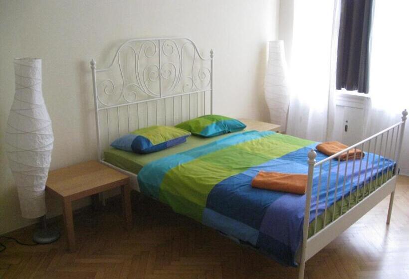 Quarto Estandar Banheiro Compartilhado, Ragtime