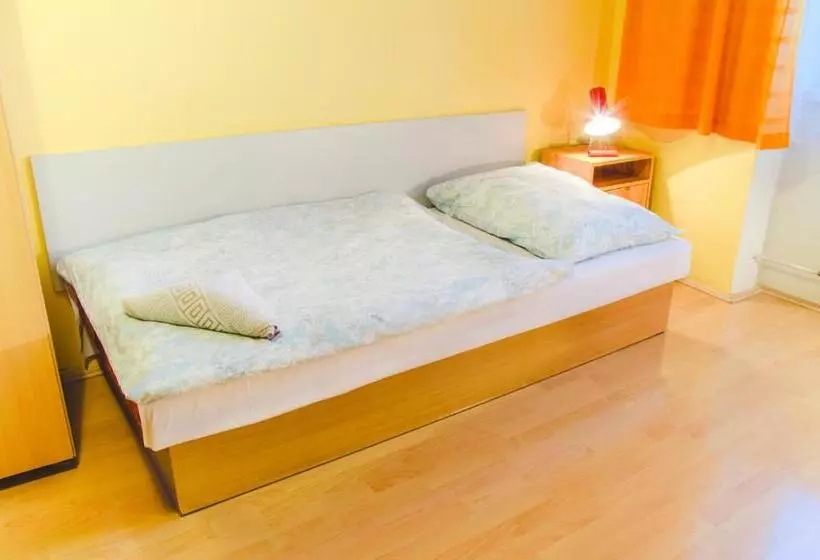 Quarto Estandar Individual Banheiro Compartilhado, Hostel Dakura