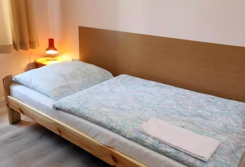 Quarto Estandar Individual Banheiro Compartilhado, Hostel Dakura