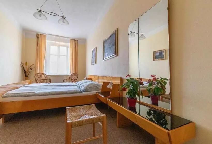 Apartamento 2 Dormitórios, Hostel Dakura