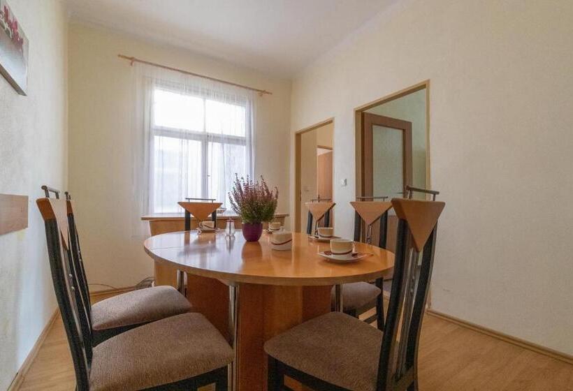 آپارتمان 2 خوابه, Hostel Dakura