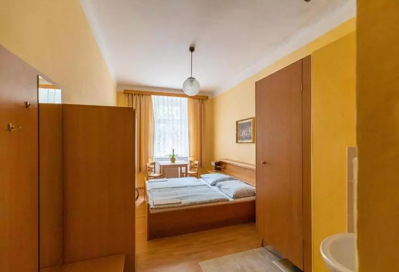 Quarto Estandar, Hostel Dakura