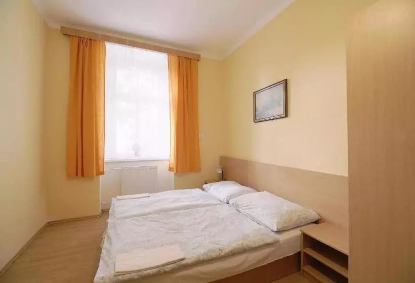 Quarto Estandar, Hostel Dakura