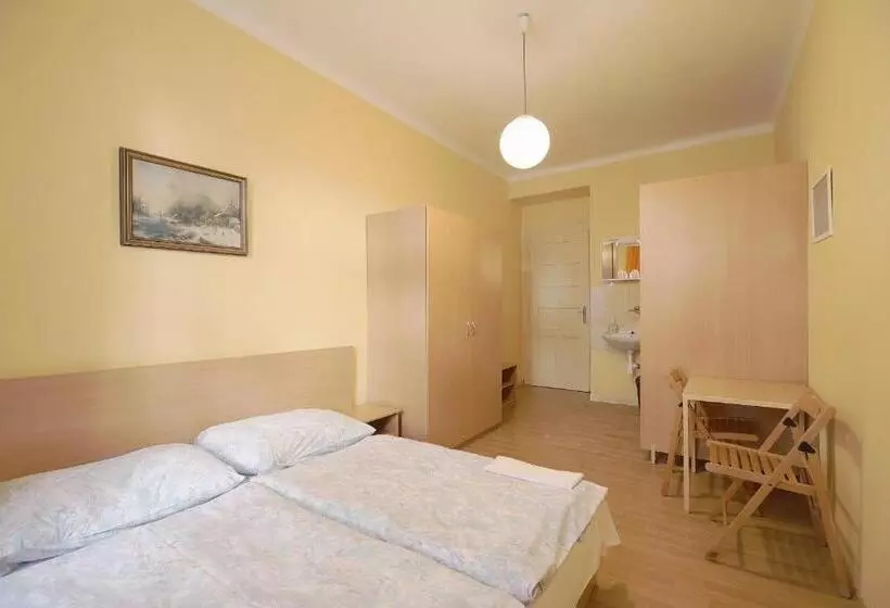 Quarto Estandar, Hostel Dakura