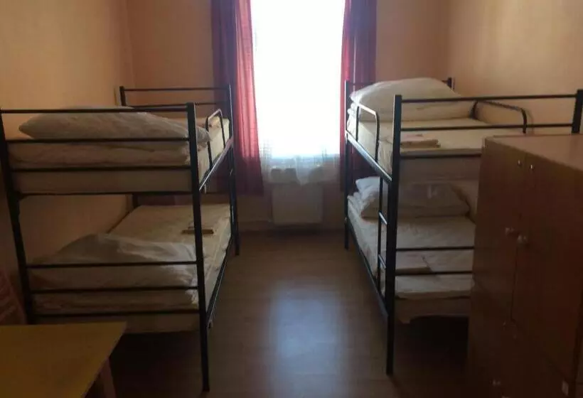 Cama em Quarto Compartilhado, Hostel Dakura