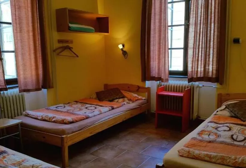Standard Kolmen Hengen Huone, Hostel Merlin
