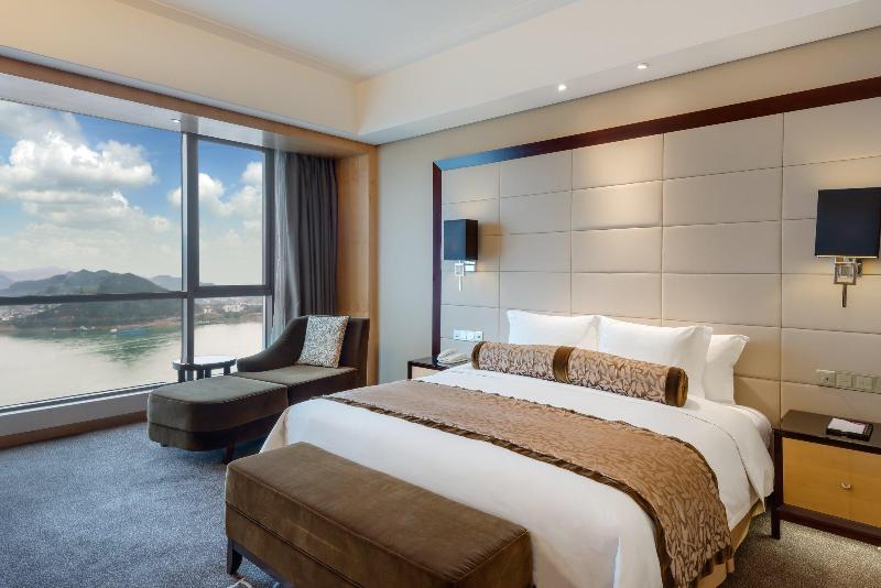 غرفة قياسية مطلّة علي النهر, Crowne Plaza Yichang, An Ihg
