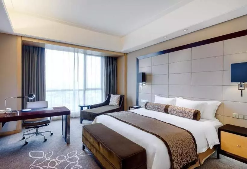 キングサイズベッドのスタンダードルーム, Crowne Plaza Yichang, An Ihg