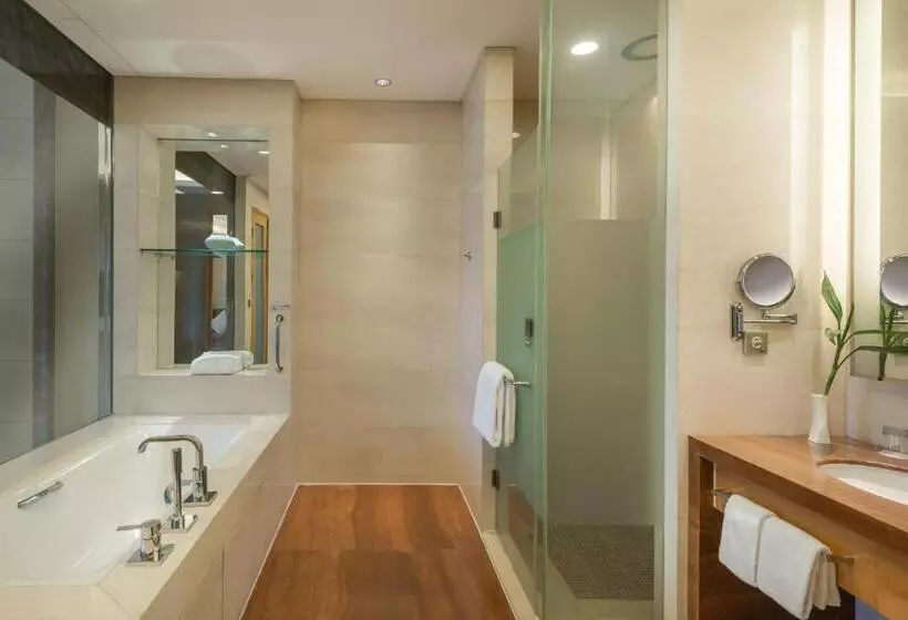 スイート, Crowne Plaza Yichang, An Ihg