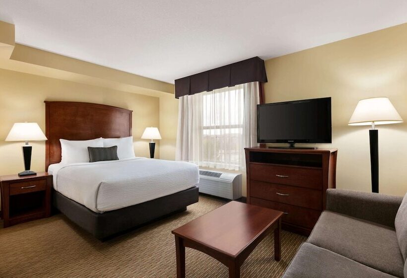 Люкс, Days Inn & Suites By Wyndham Sherwood Park Edmonton