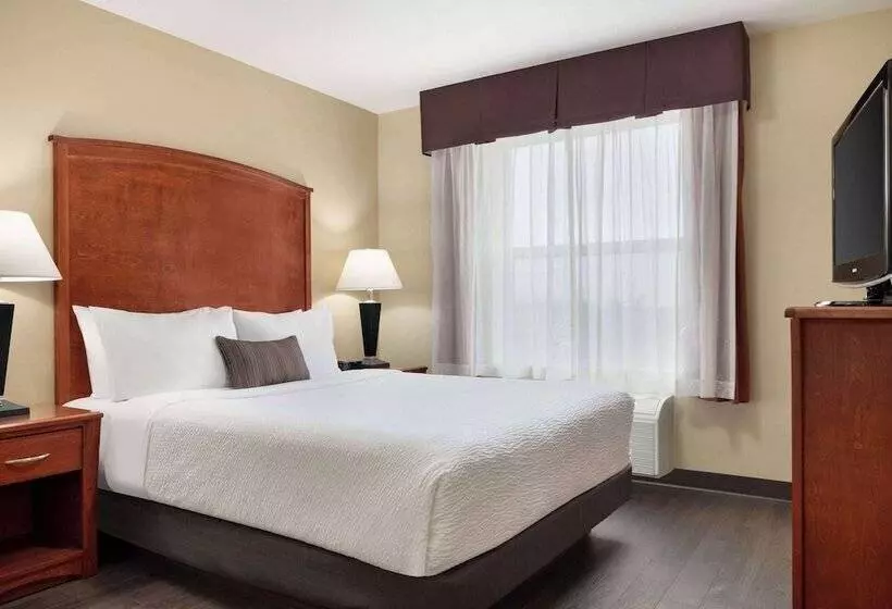 身障者適用スイートルーム, Days Inn & Suites By Wyndham Sherwood Park Edmonton