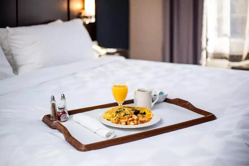 身障者適用キングサイズベッドルーム, Holiday Inn Hotel & Suites Tallahassee Conference Center North, An Ihg