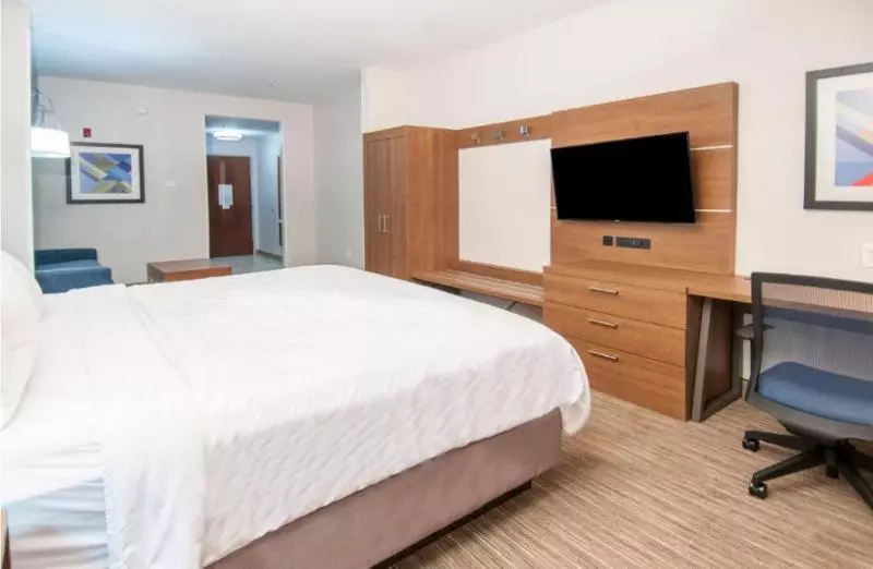 身障者適用キングサイズベッドルーム, Holiday Inn Express Hotel & Suites Biloxi  Ocean Springs, An Ihg