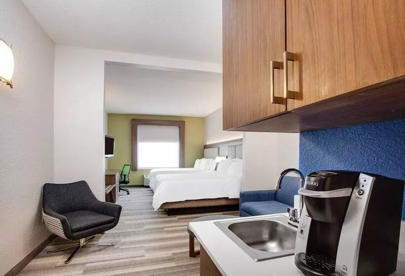 スイート, Holiday Inn Express Hotel & Suites Clewiston, An Ihg