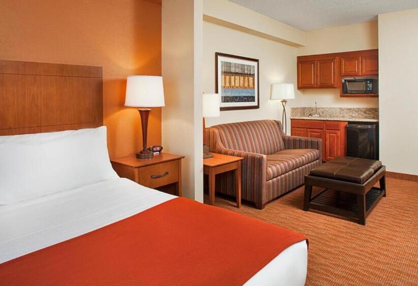 סוויטת אקזקיוטיב, עם מיטת קינג, Holiday Inn Express Hotel & Suites Coralville, An Ihg