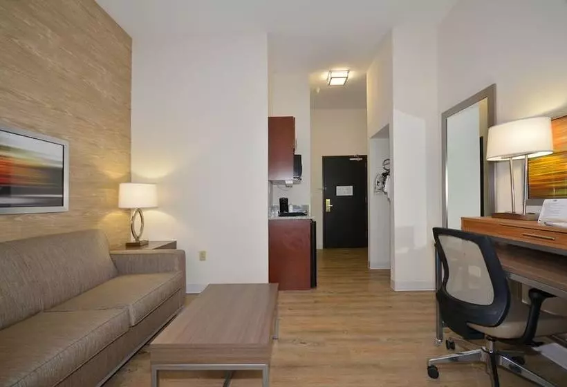スイート, Holiday Inn Express & Suites Farmington By Ihg