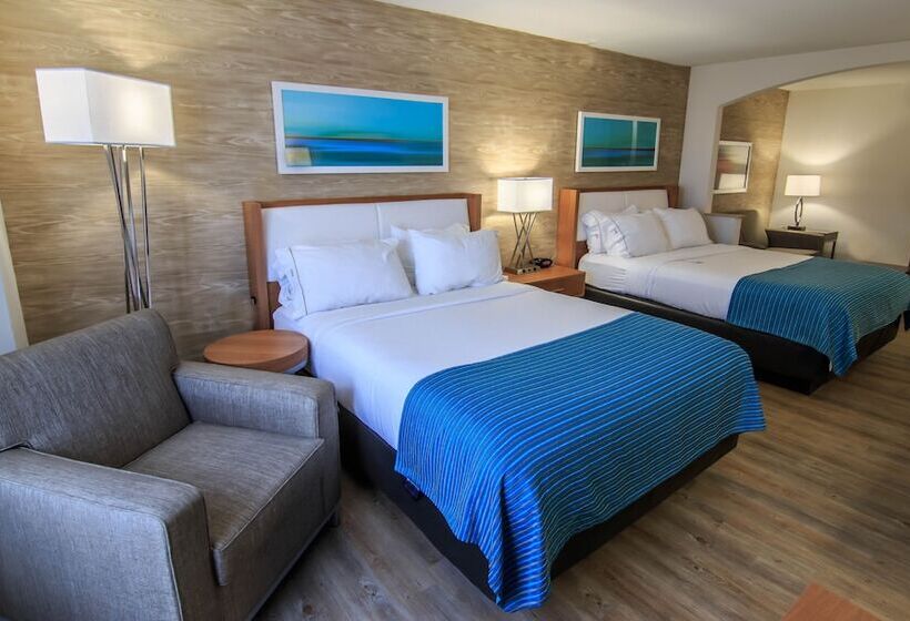 جناح, Holiday Inn Express & Suites Farmington By Ihg