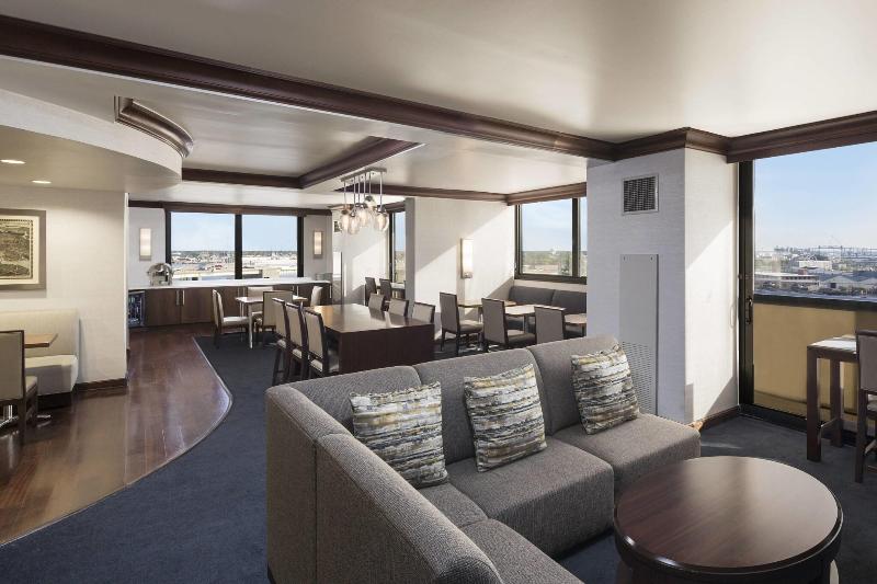 キングサイズベッドのスイートルーム, Holiday Inn Express Hotel & Suites Grand Blanc, An Ihg