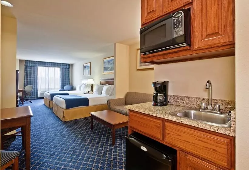 スイート, Holiday Inn Express Hotel & Suites Paragould, An Ihg