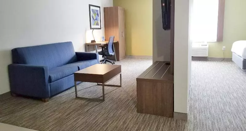 身障者適用スイートルーム, Holiday Inn Express Hotel & Suites Swansea, An Ihg