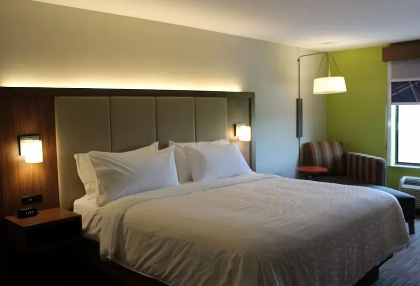 スイート, Holiday Inn Express Forest City, An Ihg