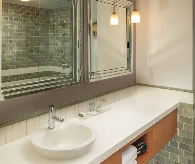 חדר סטנדרט שתי מיטות זוגיות, Indigo Asheville Downtown, An Ihg