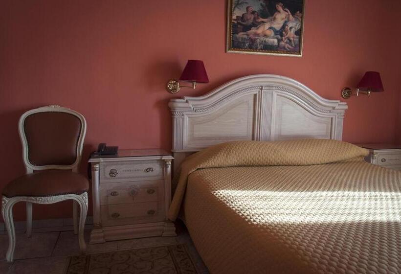 スタンダードルーム, Marianna