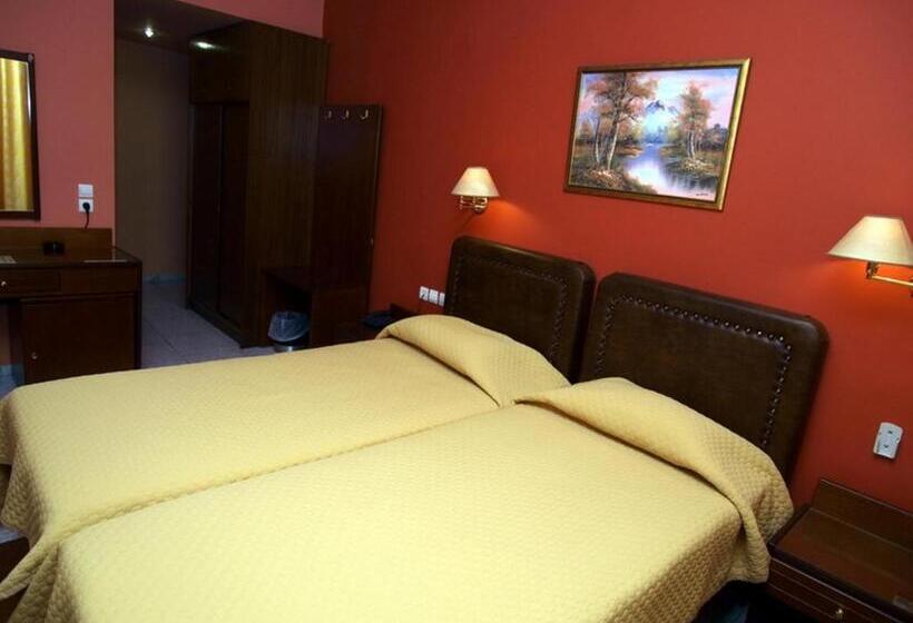 スタンダードトリプルルーム, Marianna