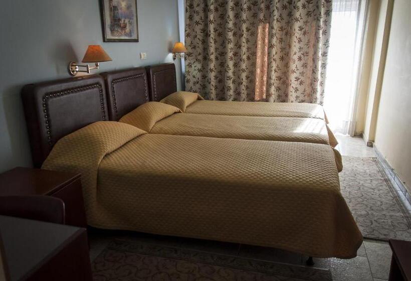 スタンダードトリプルルーム, Marianna