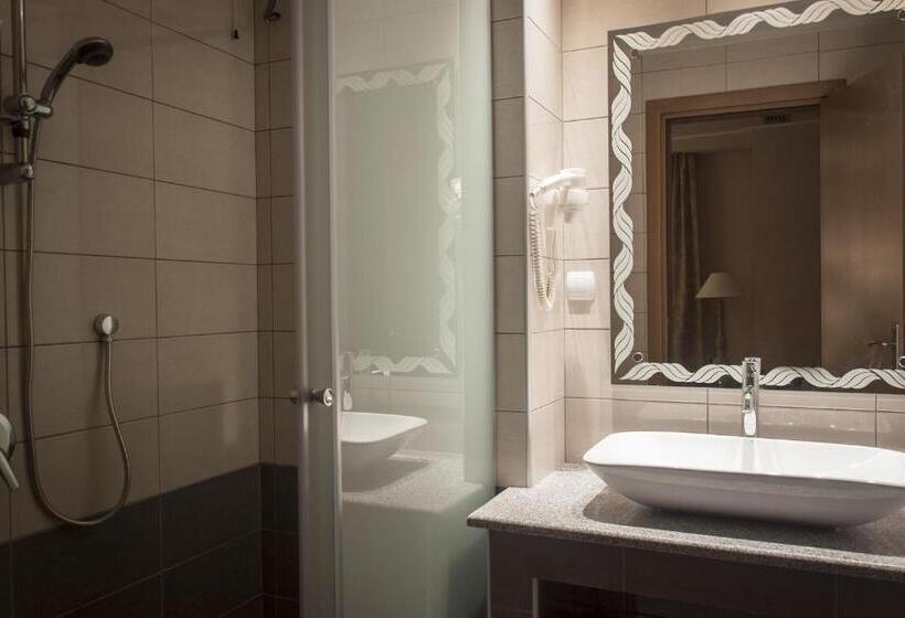 スーペリアールーム, Marianna