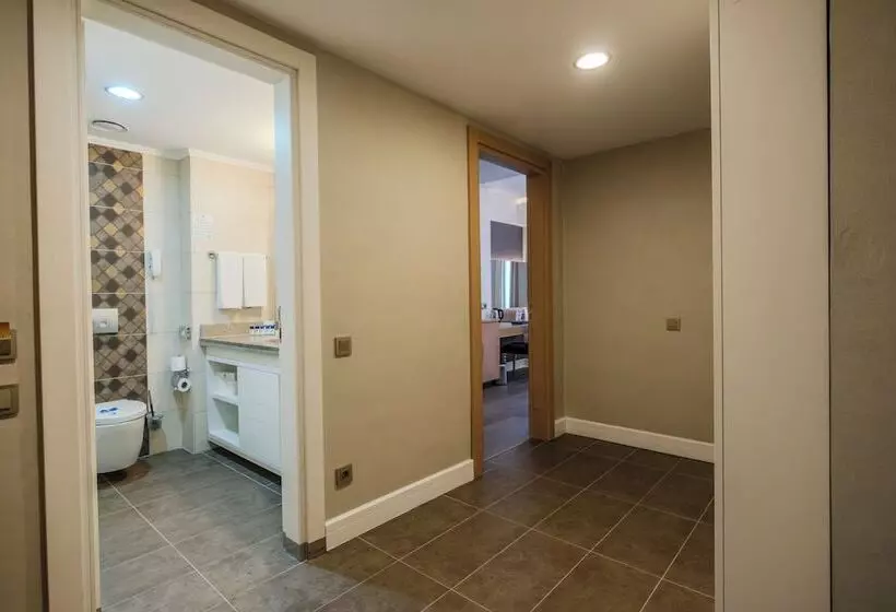 Family Room, Villa Side Residence