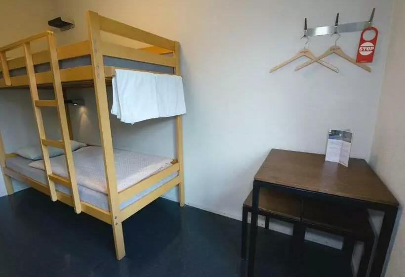 スタンダード４人部屋, Zermatt Youth Hostel