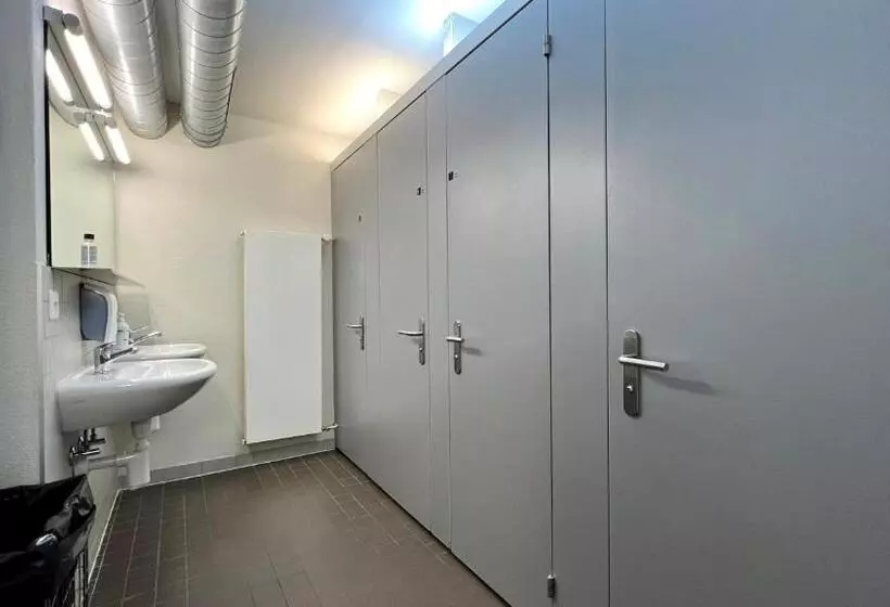 ルームシェアのワンベッド, Zermatt Youth Hostel