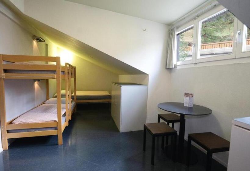 تختخواب در اتاق مشترک, Zermatt Youth Hostel