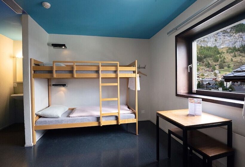 اتاق استاندارد چهارنفره با سرویس بهداشتی مشترک, Zermatt Youth Hostel