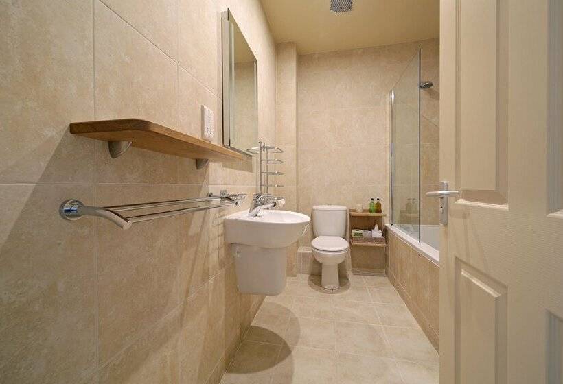 غرفة قياسية, The Masons Arms