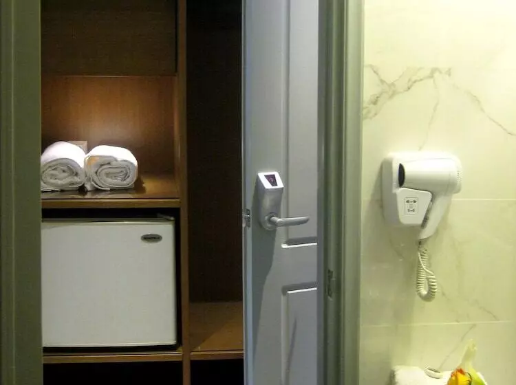 Chambre Standard, Achilles
