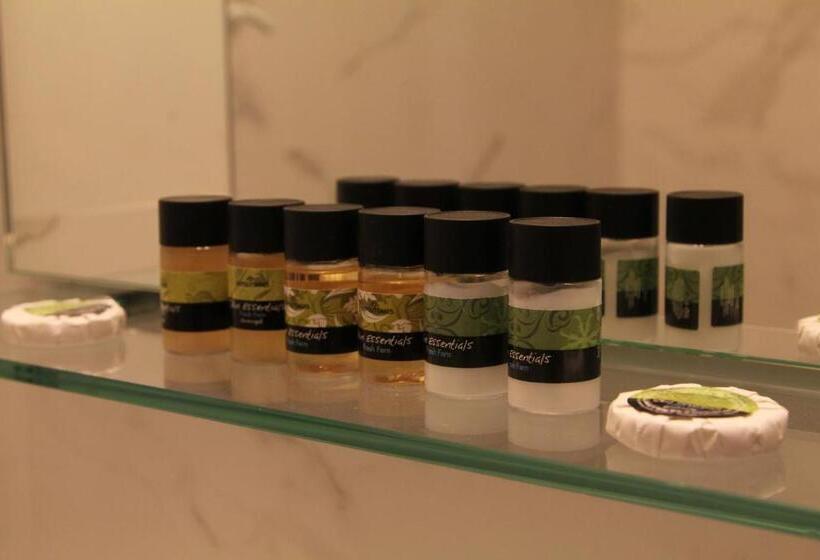 חדר סטנדרט, Achilles