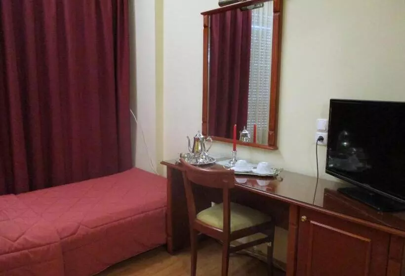 Chambre Triple Standard, Delta