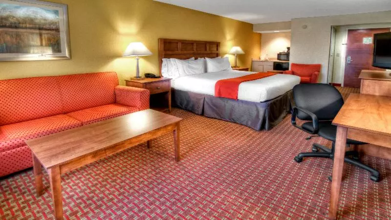 キングサイズベッドのスタンダードルーム, Holiday Inn Express Greenville, An Ihg