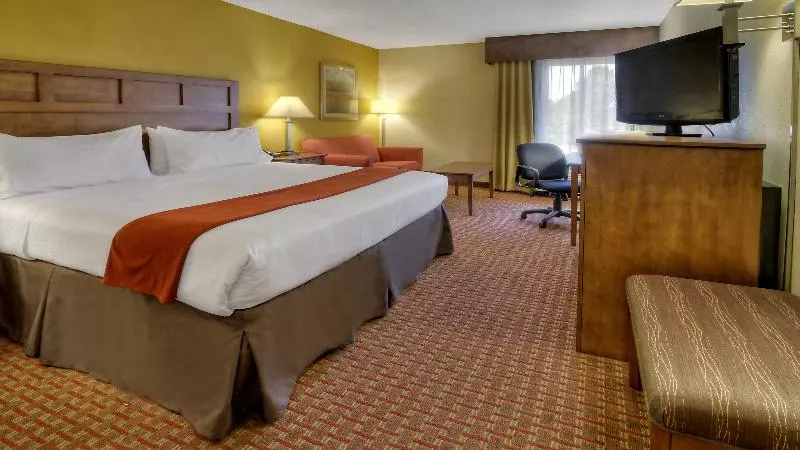 キングサイズベッドのエクゼクティブルーム, Holiday Inn Express Greenville, An Ihg