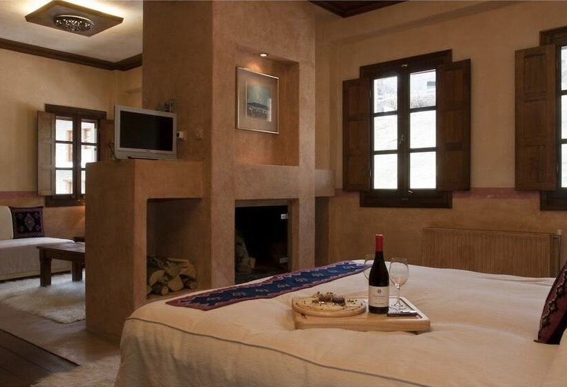 جناح, Katogi Averoff Hotel & Winery