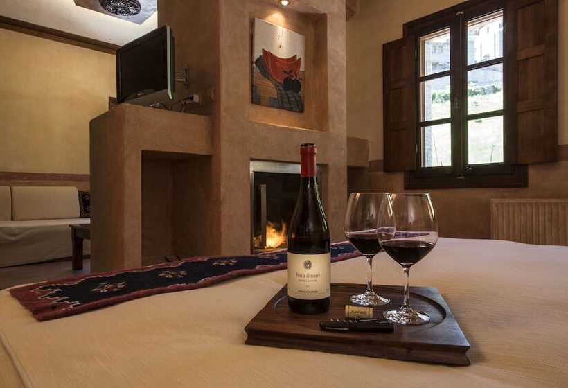 جناح, Katogi Averoff Hotel & Winery