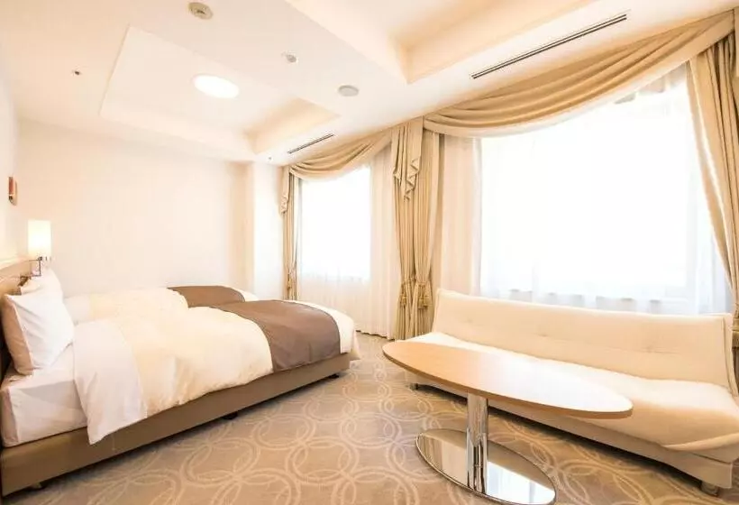 Deluxe Kolmen Hengen Huone, Port Plaza Chiba