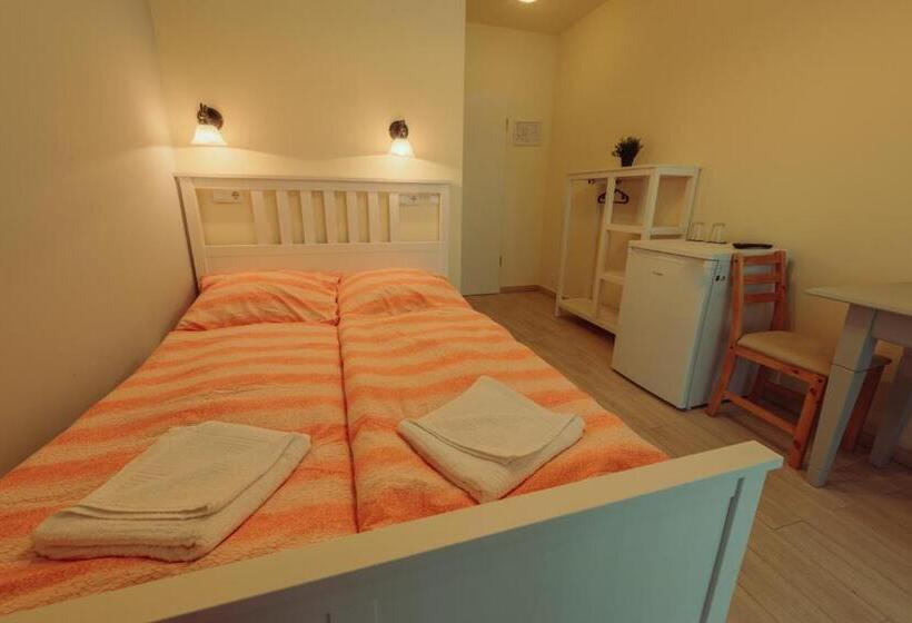 Quarto Estandar, Pater Apartments And Rooms