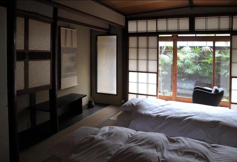 اتاق لوکس, Izuyasu Traditional Kyoto Inn Serving Kyoto Cuisine